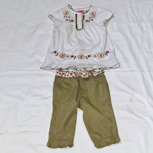 2 piece girls top and bottom Young Heart's outfit, Good Used Condition, flowers - Picture 1 of 5